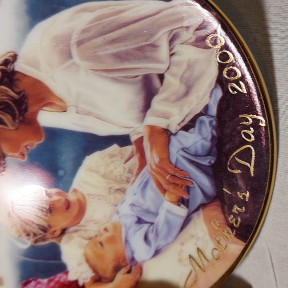Vintage 2000 Avon Mother's Day Plate in Original Box - Picture 3 of 6